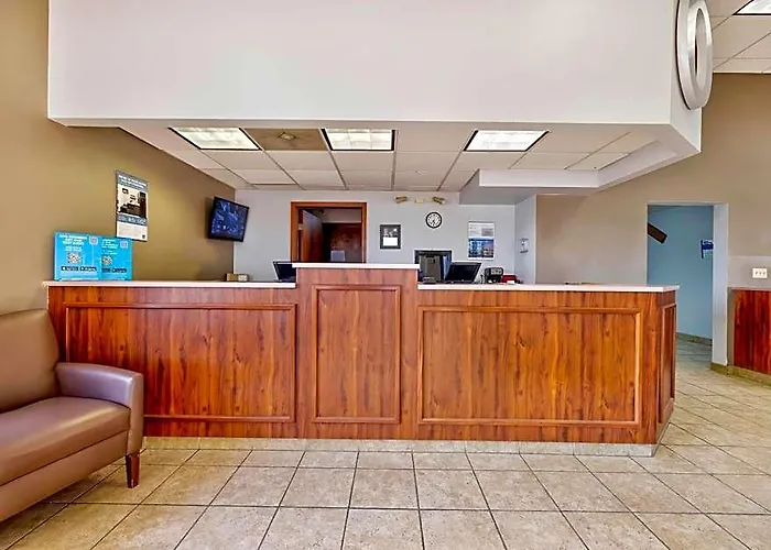6 Effingham, Il Hotel